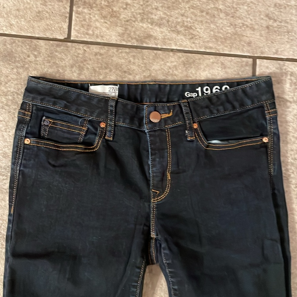 Gap dark wash away skinny jeans - Picture 2 of 3